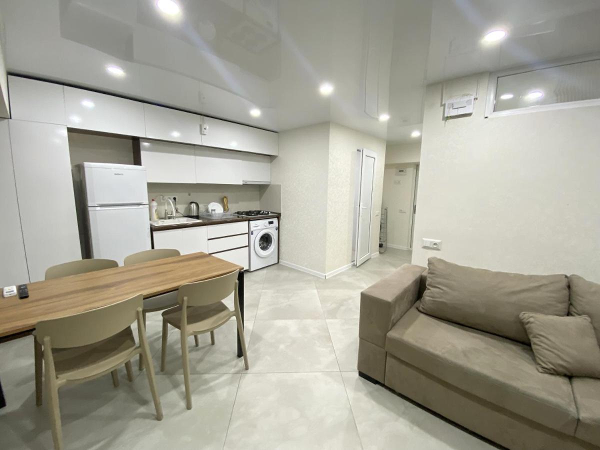 Gss - B Apartment Tbilisi Esterno foto